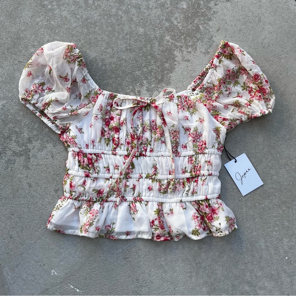 NWT Pink and White Milkmaid Puff Sleeve Smocked Blouse